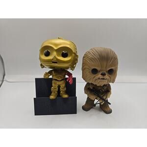 Used/no box FUNKO Chewbacca and C-P30 bobble head